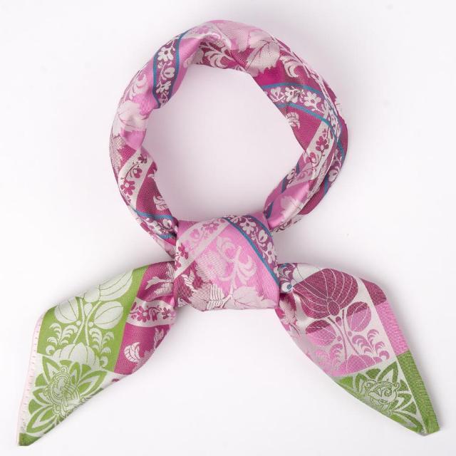 Mimmi silkeskjerf 70x70cm 100% silke farge 20
