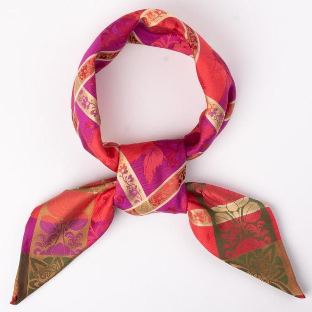 Mimmi silkeskjerf 70x70cm 100% silke farge 38