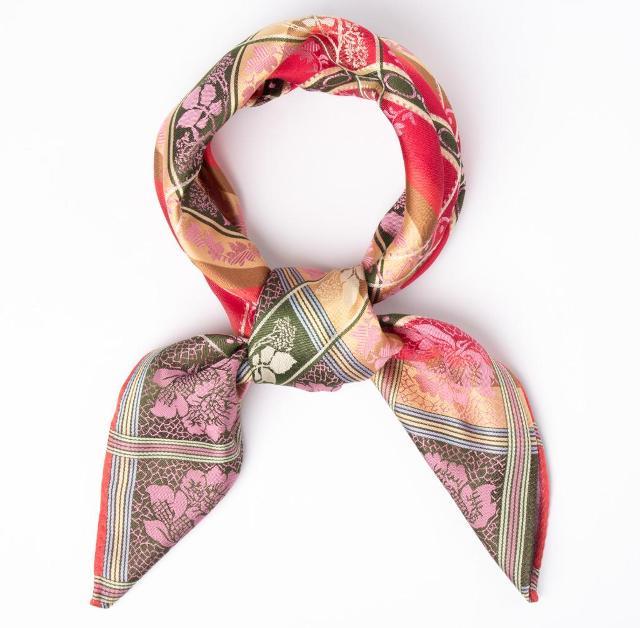 Eufemia silkeskjerf 70x70cm 100% silke farge 40